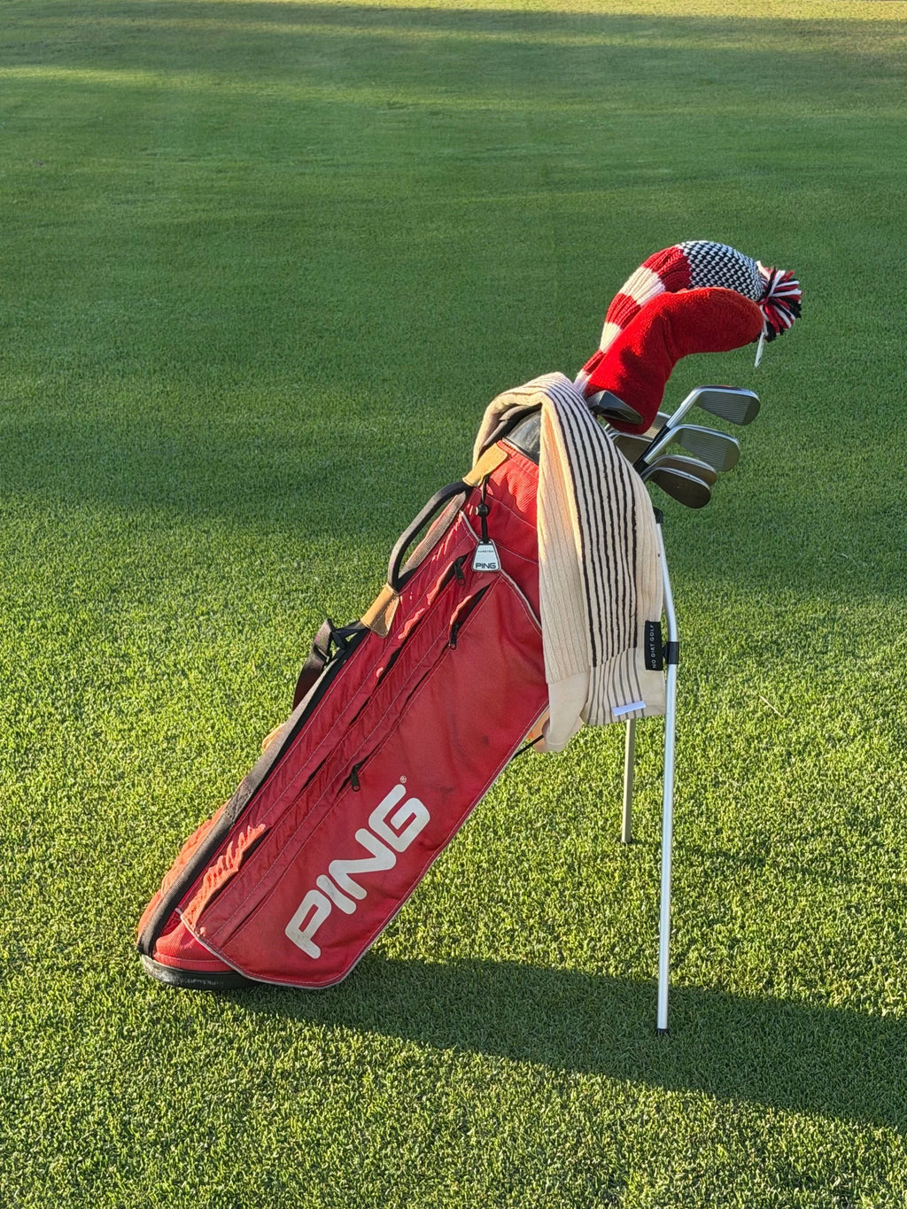 Original Ping L8 Red Single Strap Stand Bag